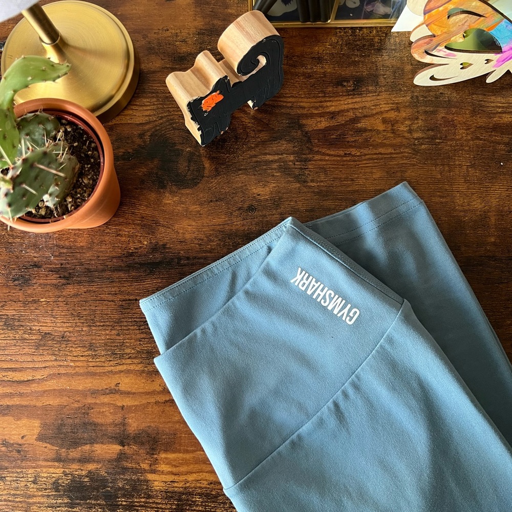 GYMSHARK | light blue workout leggings